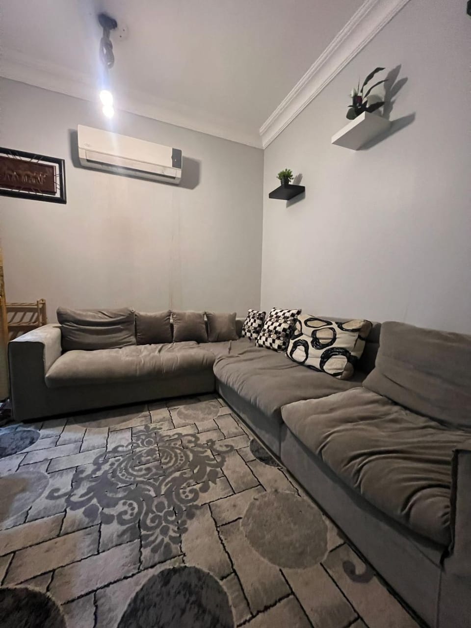 Living room, Seating area, air conditioner