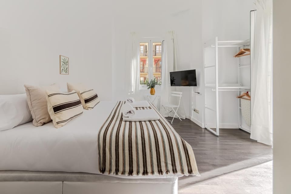 Bed, Photo of the whole room, Bedroom, wardrobe