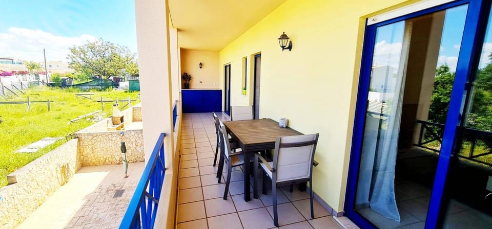 View (from property/room), Balcony/Terrace, Dining area