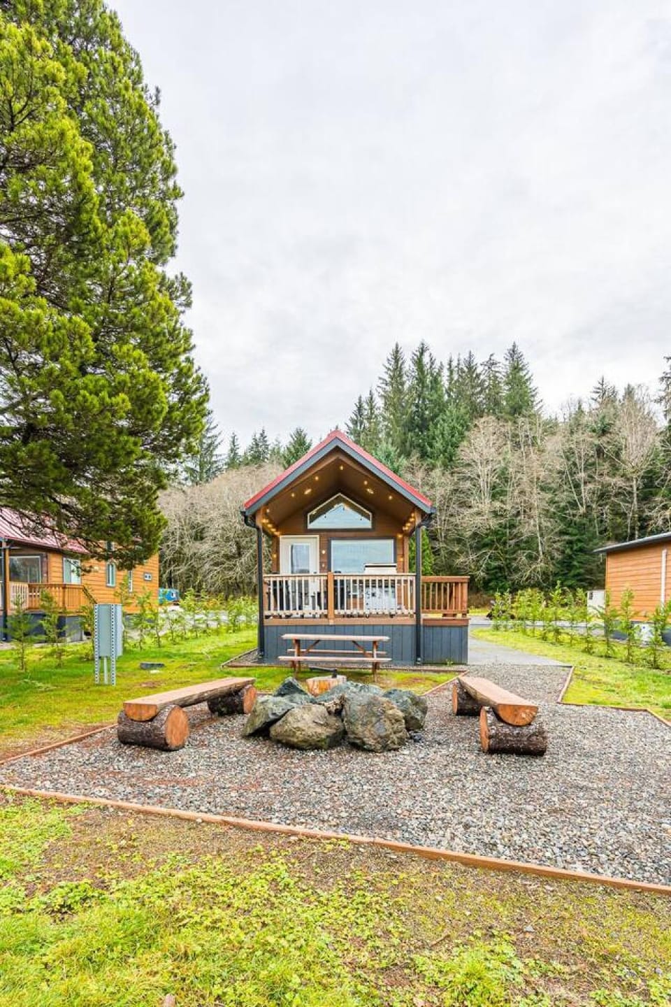 Rainforest Tiny Home Retreat Rustic Modern Apartment in Forks