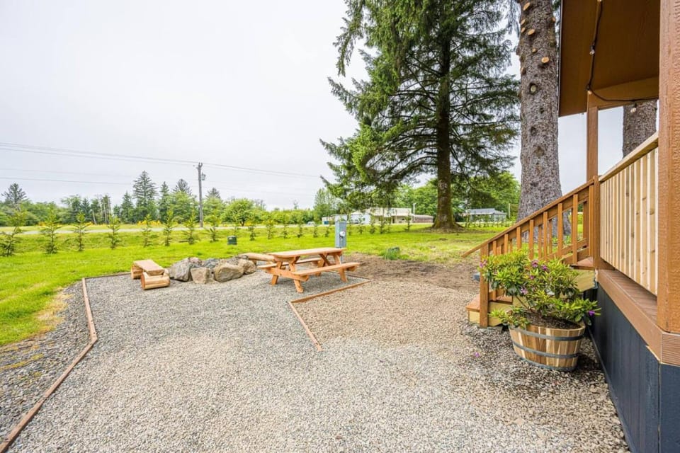 Rainforest Tiny Home Retreat Industrial Apartment in Forks