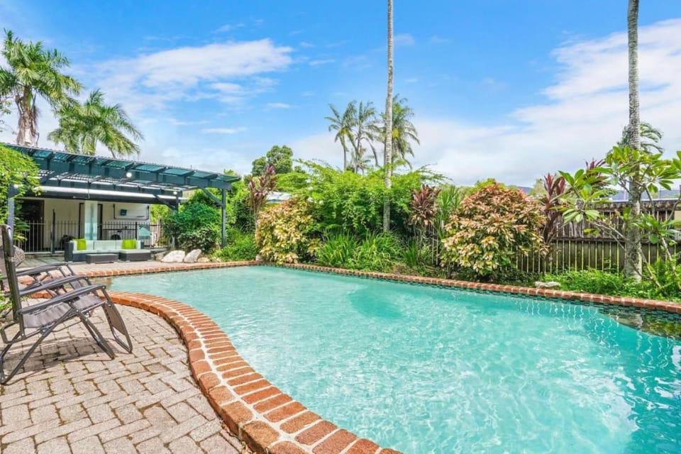 Comino on Connemara Villa in Cairns