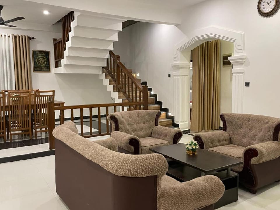 Communal lounge/ TV room, Seating area