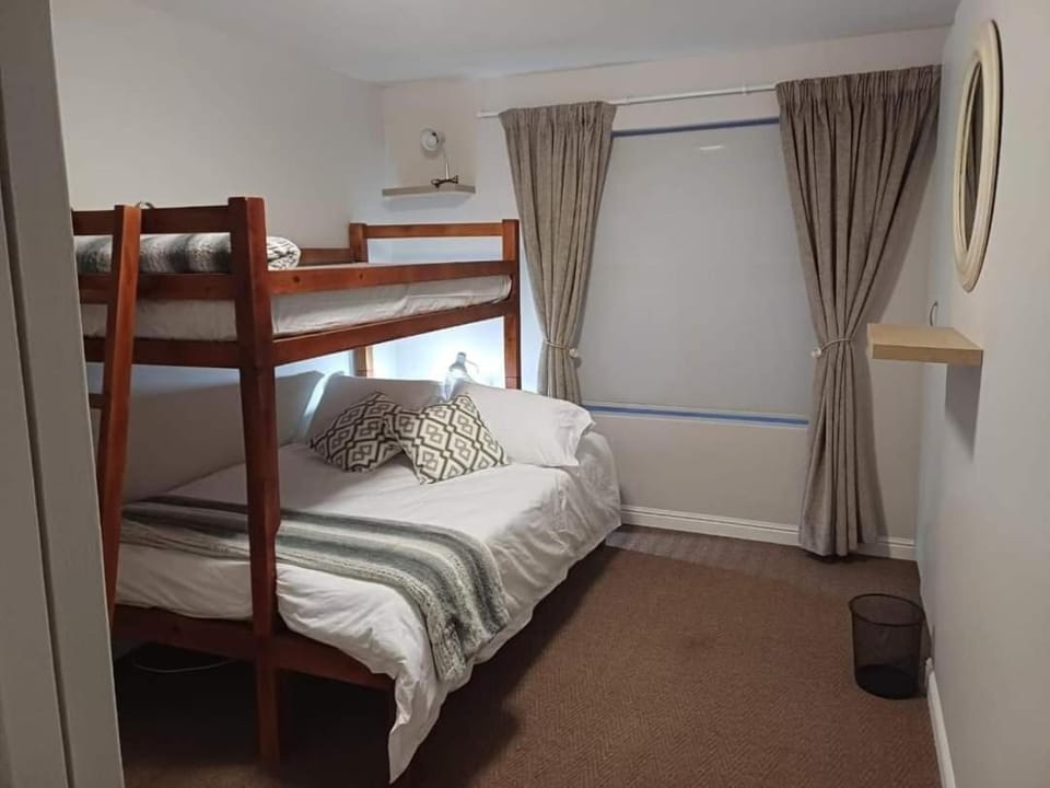 Bed, Photo of the whole room, Bedroom, bunk bed