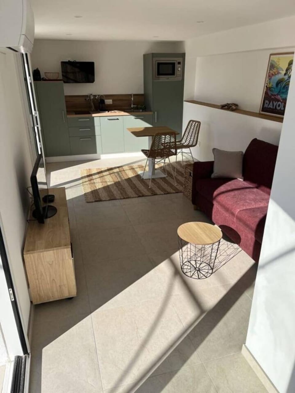 TV and multimedia, Kitchen or kitchenette