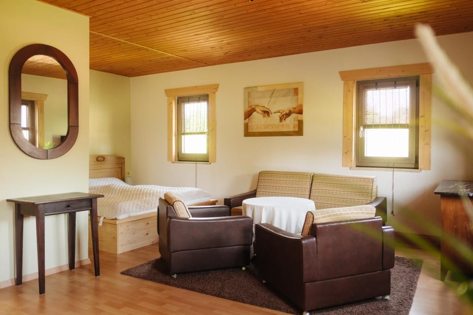 Seating area, Bedroom