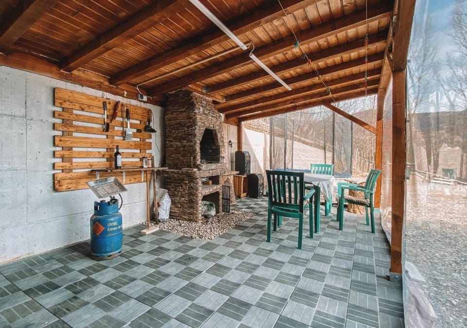 BBQ facilities, Balcony/Terrace, Street view, Inner courtyard view