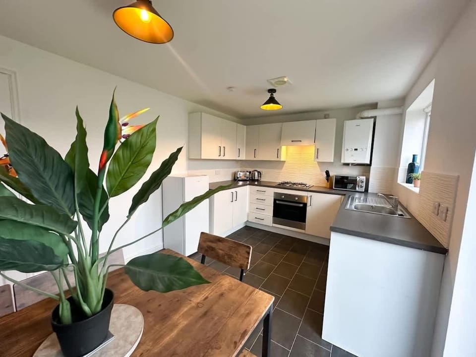Beck House by Blue Skies Stays House in Middlesbrough