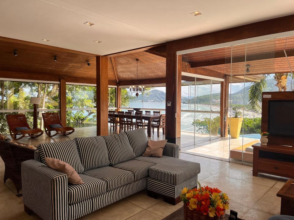 Living room, Sea view