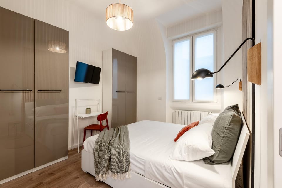 TV and multimedia, Photo of the whole room, Bedroom, wardrobe