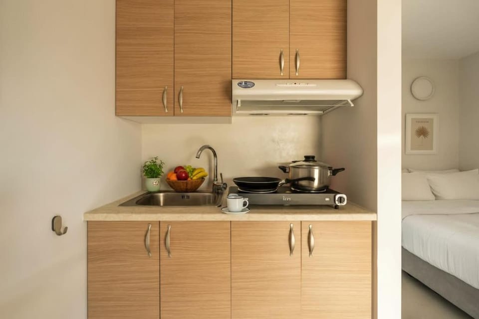 Bright Studio Haven with Scenic View Apartment in Vouliagmeni