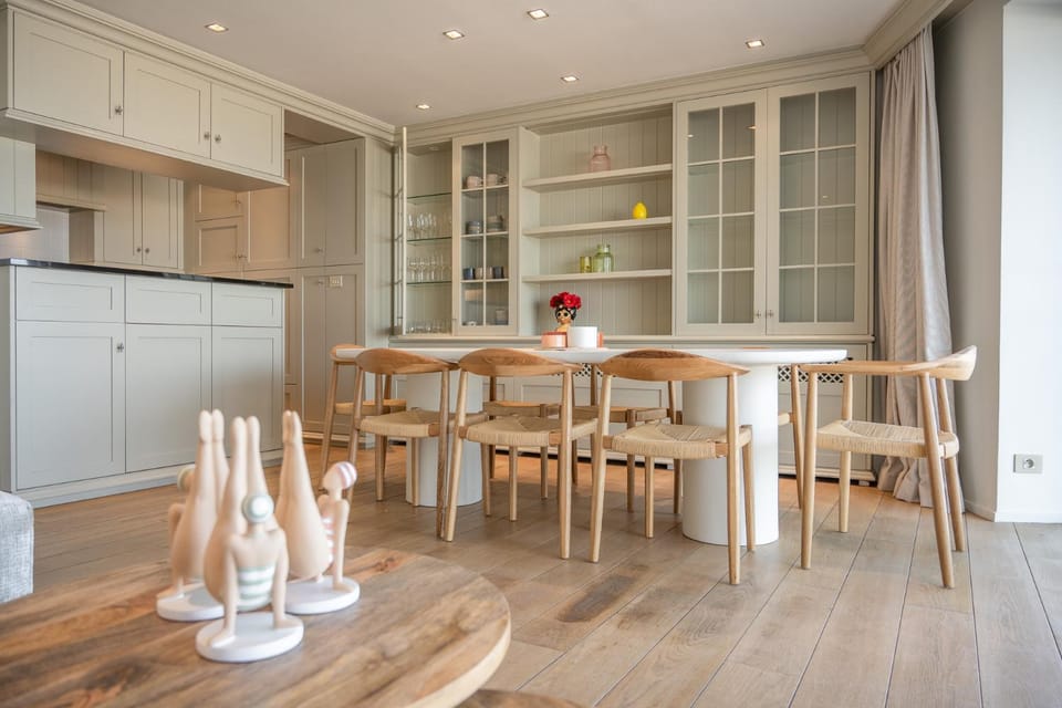 1e Verdiep appartement op de zeedijk in Knokke met 3 slaapkamers voor max 7 pers Apartment in Hauts-de-France