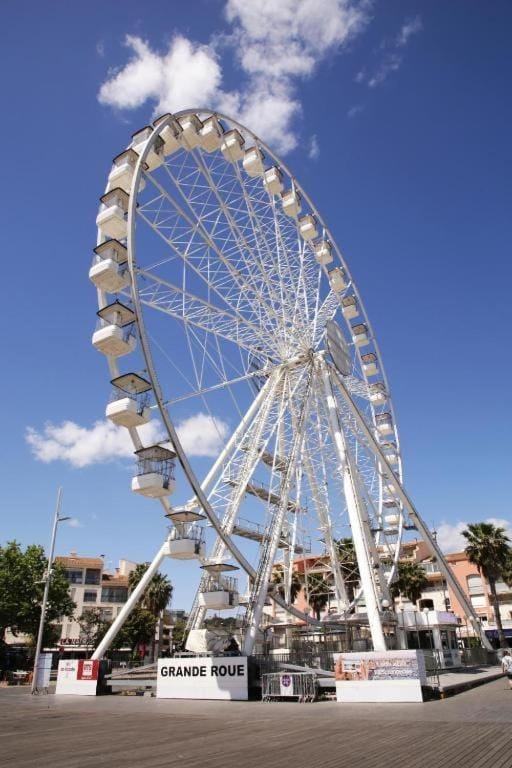 Port Brescou III, T2 au centre port avec parking et clim Apartment in Agde