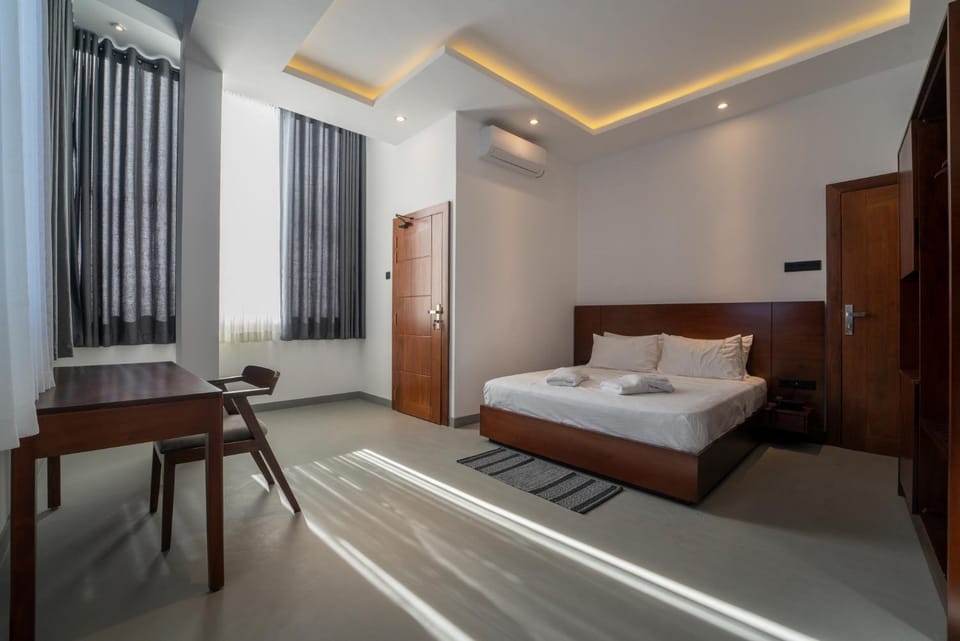 Bed, Photo of the whole room, Bedroom, hair dresser, towels, wardrobe, air conditioner