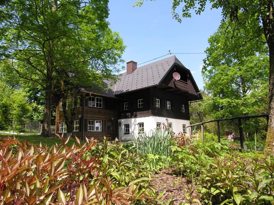 Property building, Spring, Natural landscape, Garden, Garden view