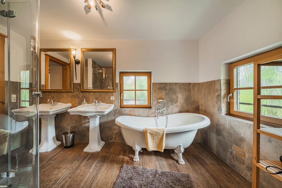 Shower, Toilet, Bathroom, Bath