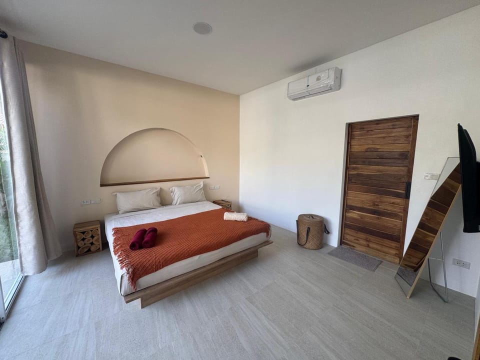 Bedroom, air conditioner