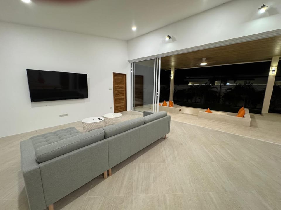 TV and multimedia, Evening entertainment