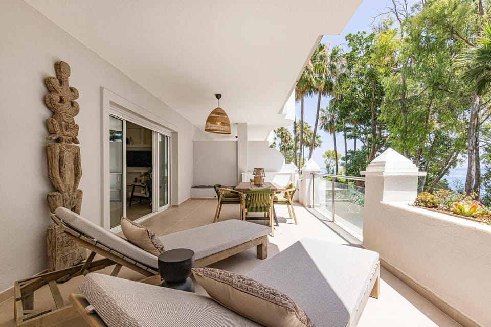 Patio, Natural landscape, Garden, View (from property/room), Balcony/Terrace, Living room, Seating area, Garden view, sunbed