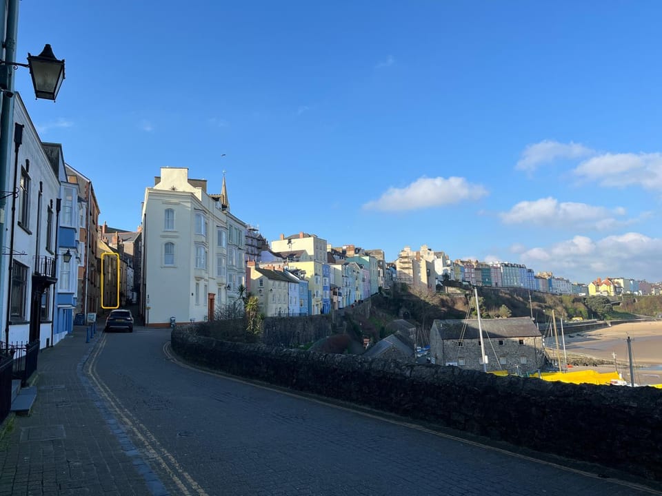 Property building, Neighbourhood, Beach