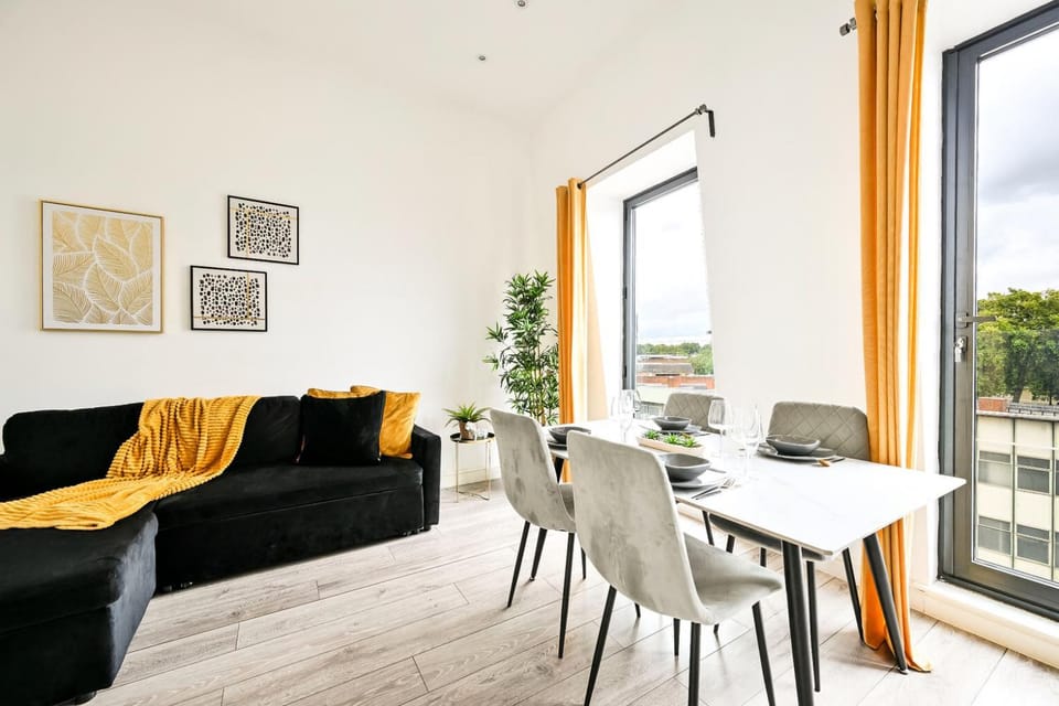 Property building, View (from property/room), Living room, Seating area, Dining area