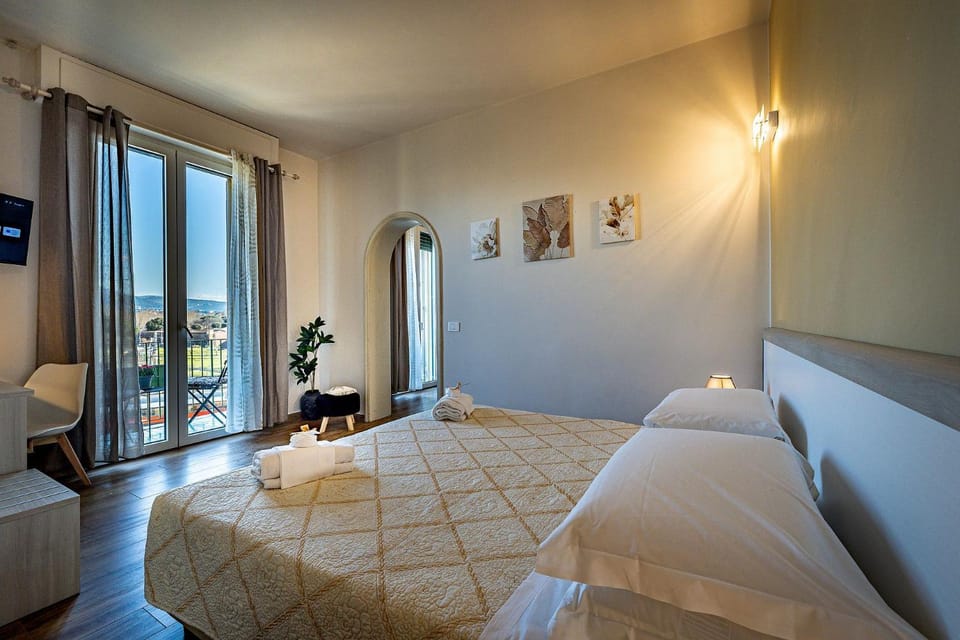 Bed, Photo of the whole room, Bedroom, towels