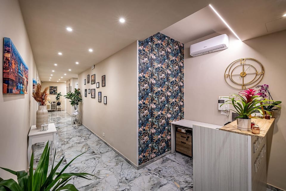 Lobby or reception, Decorative detail