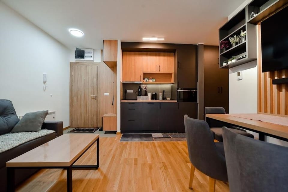 Seating area, Dining area, dishwasher