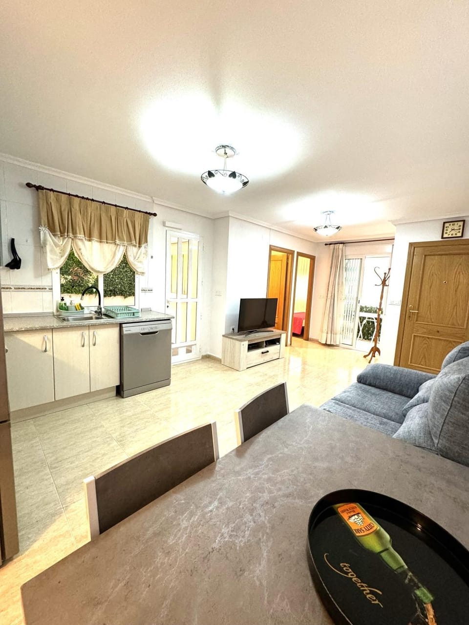 Communal lounge/ TV room