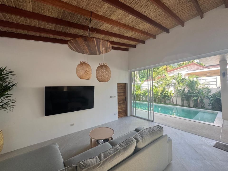 TV and multimedia, Swimming pool