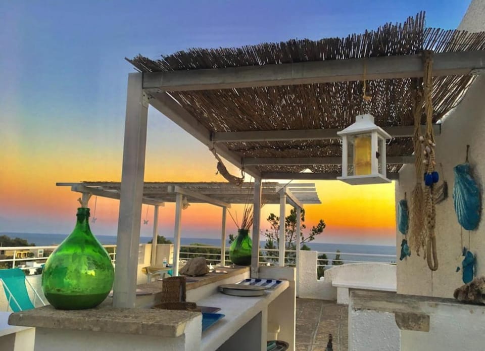 Patio, View (from property/room), Balcony/Terrace, Dining area, Sea view, Sunset