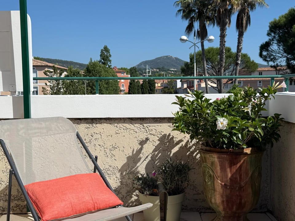 Day, Balcony/Terrace, sunbed