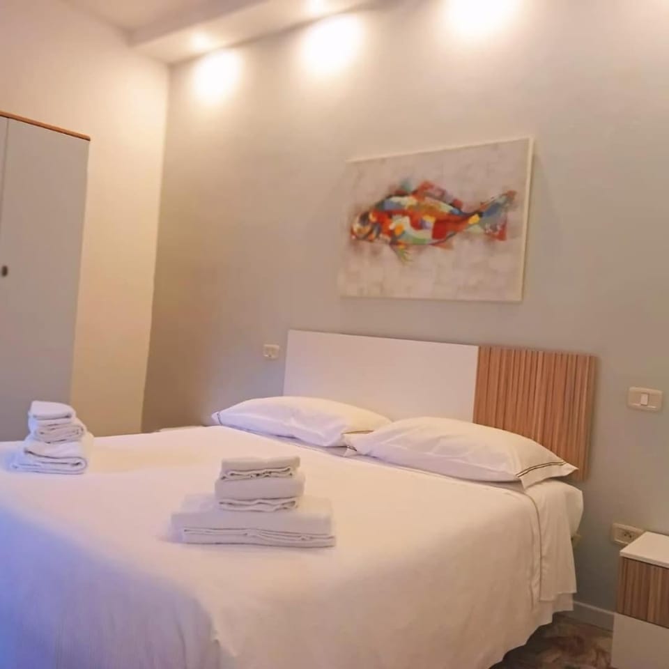Bed, Breakfast, towels