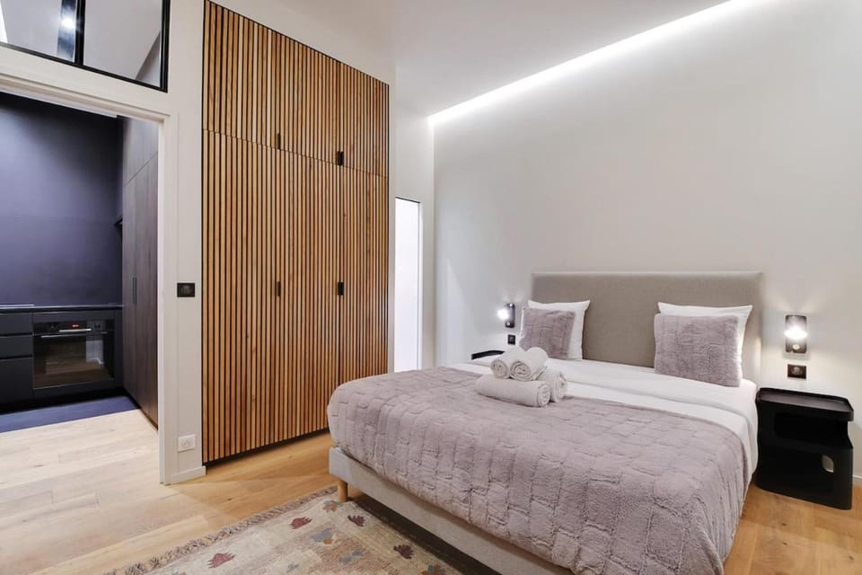 Bed, Photo of the whole room, Bedroom, towels, wardrobe