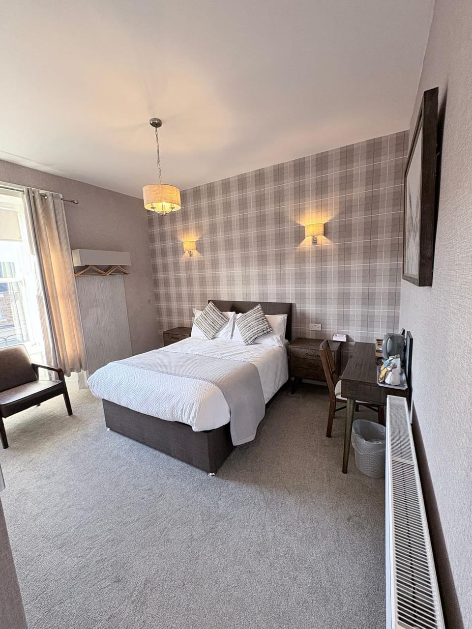 Crown & Crossed Swords Inn in England