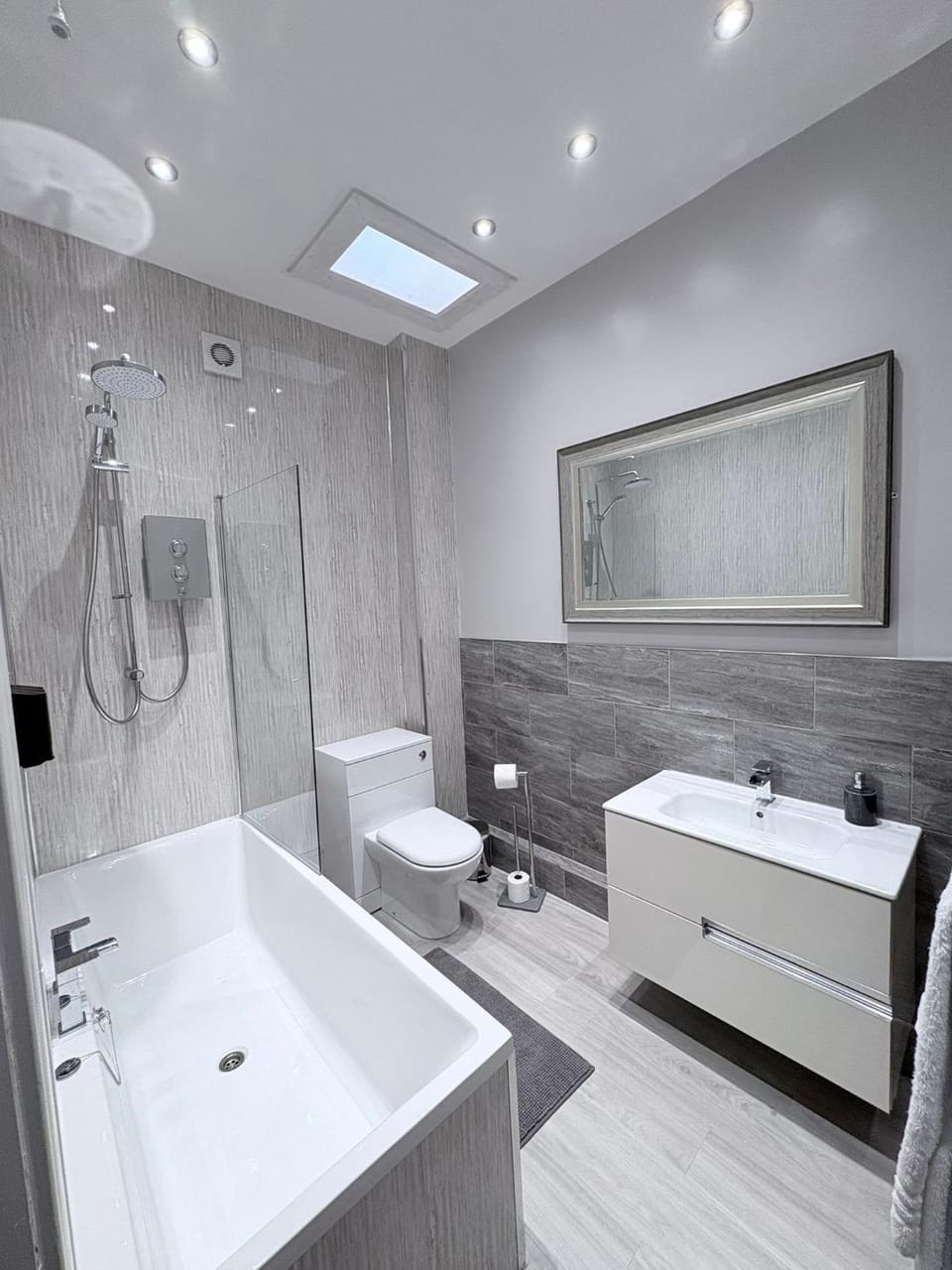 Crown & Crossed Swords Inn in England