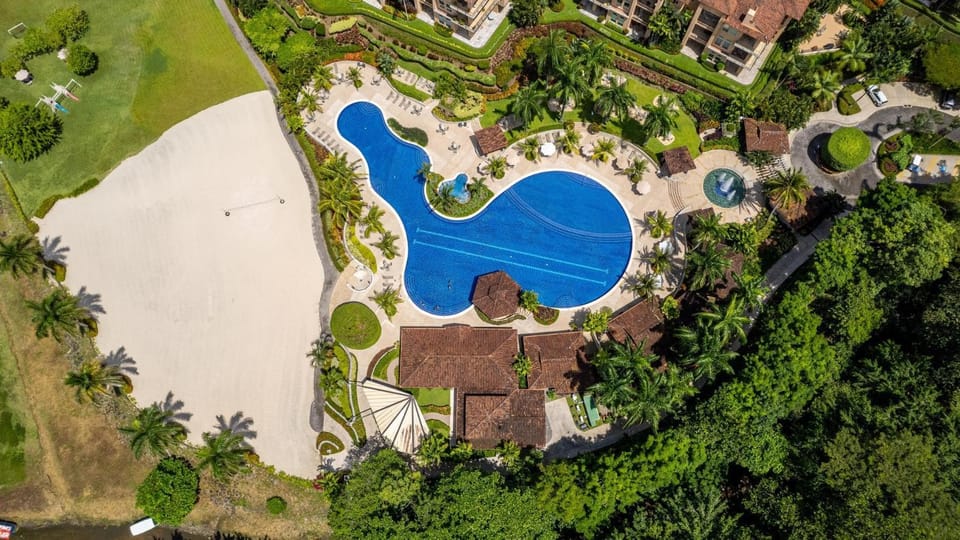 CR Luxury Del Mar 5H 2 Bdrm Apartment in Herradura