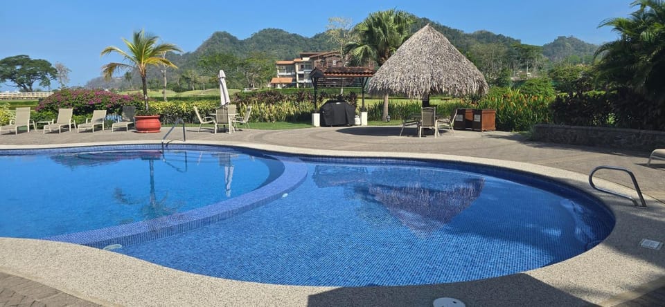 CR Luxury Del Mar 4Q 2 Bdrm Apartment in Herradura