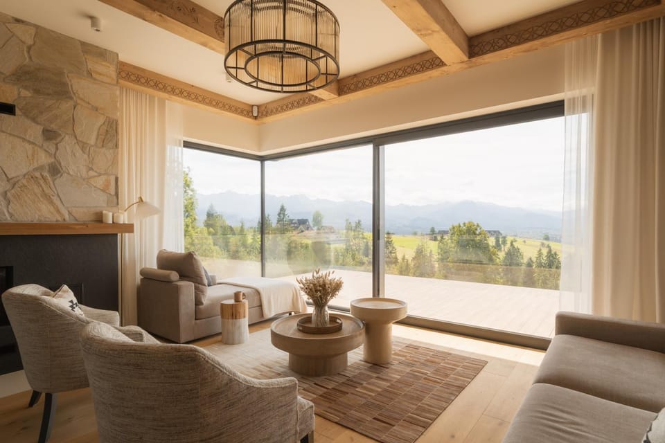 Natural landscape, View (from property/room), Balcony/Terrace, Living room, Seating area, Mountain view