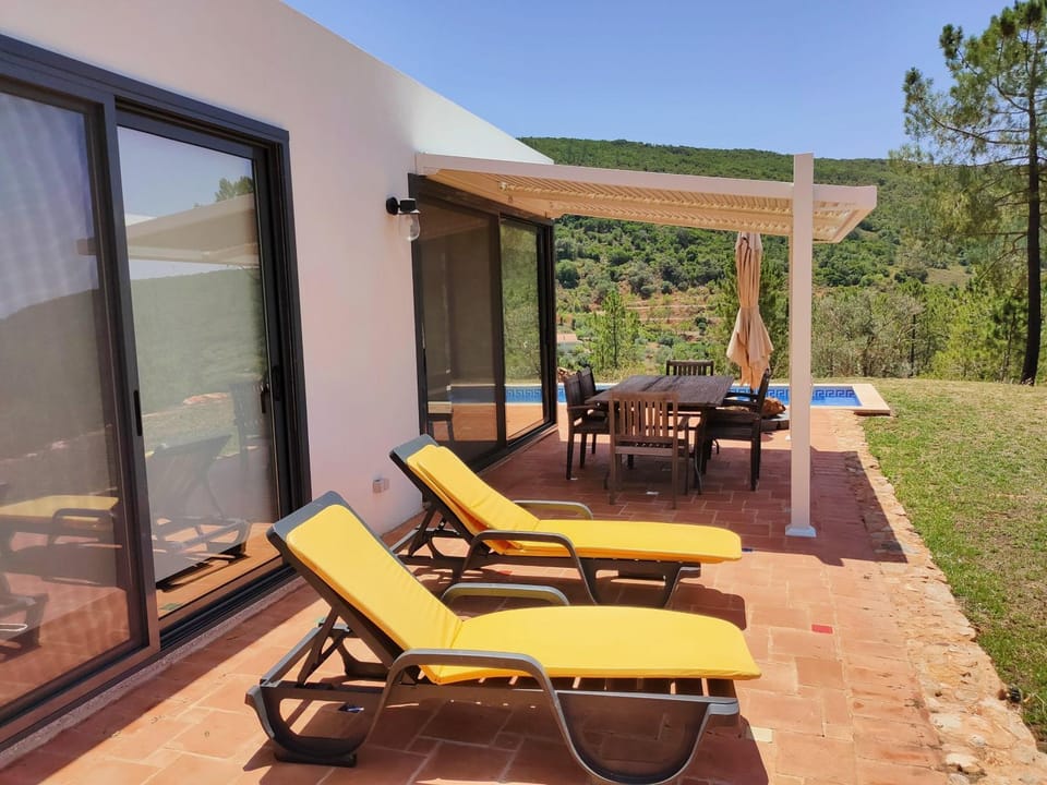Casa Alfarobeira, villa with splendid views and private pool for 4P+baby Villa in Faro District