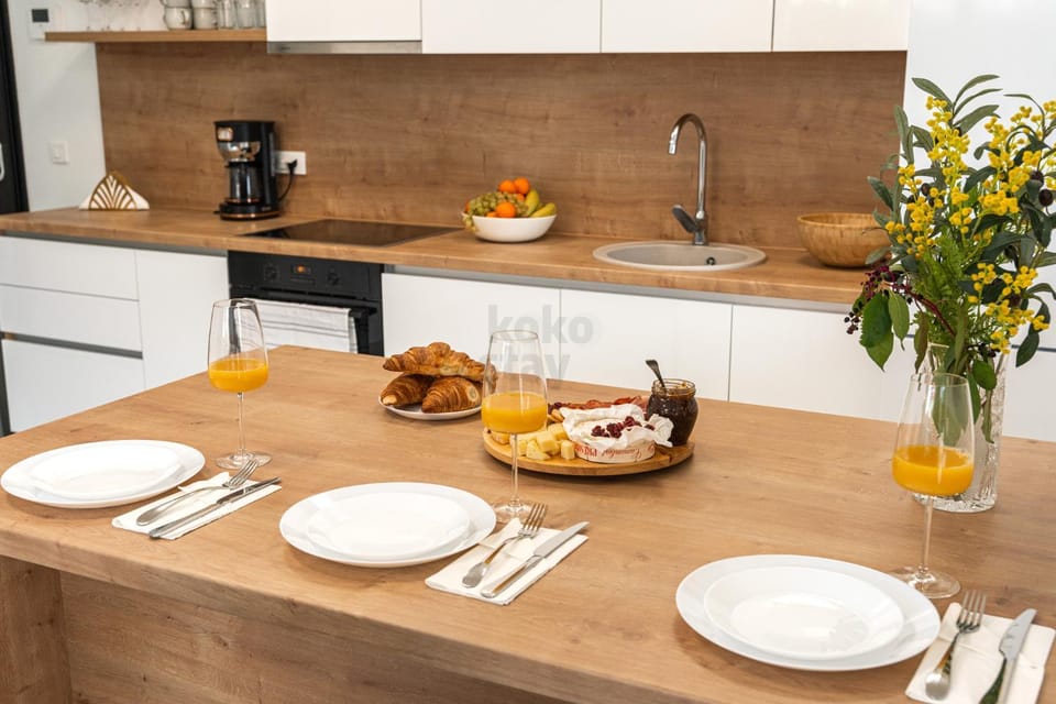 Kitchen or kitchenette, oven, stove, kitchen