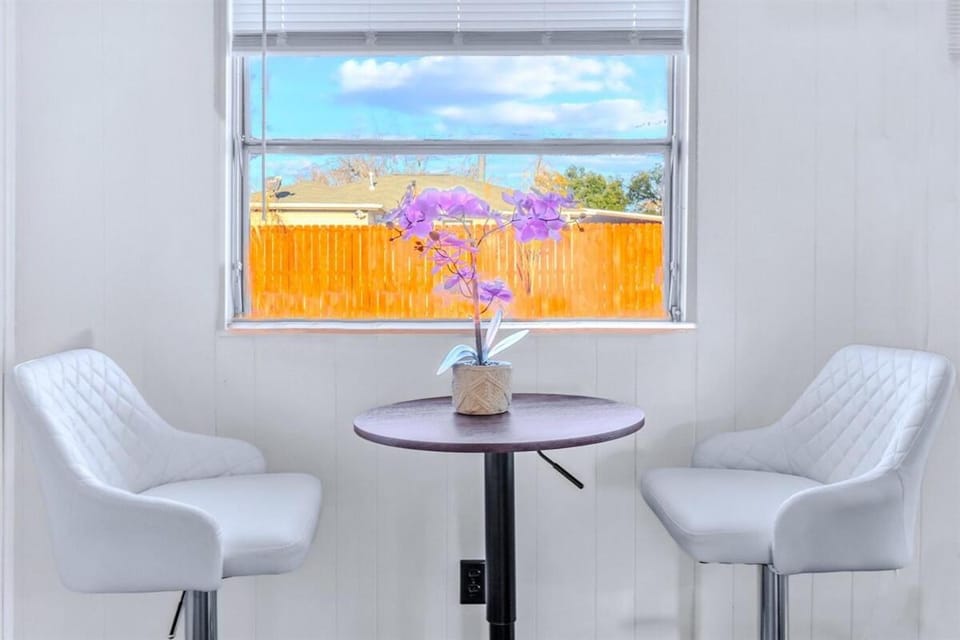 Aloha 4Br Private Pool Tiki Bar & Game Lounge! House in San Antonio