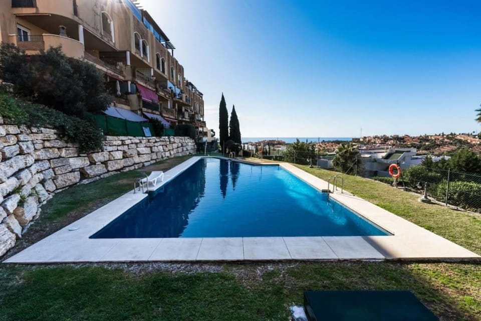 Day, Natural landscape, Sea view, Swimming pool, Swimming pool, sunbed