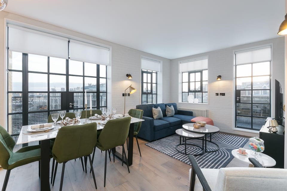 Living room, Dining area