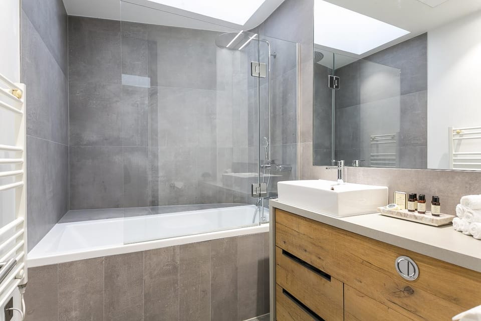 Shower, Bathroom, Bath, towels