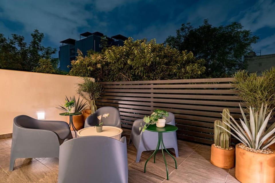Trendy Roma, Private Rooftop, BBQ, AC & Gym Apartment in Mexico City