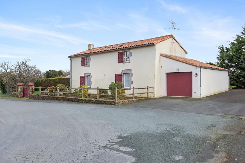 Property building, Street view