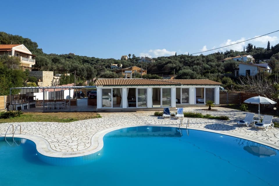 Property building, Garden, Garden view, Swimming pool