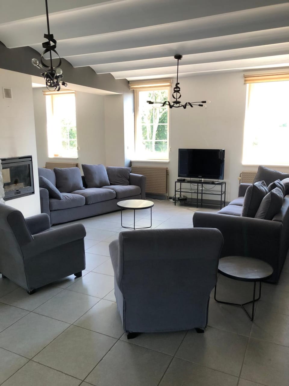 Communal lounge/ TV room, TV and multimedia, Living room, Seating area, fireplace