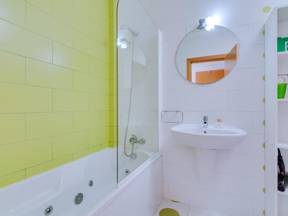 Bathroom, Bath